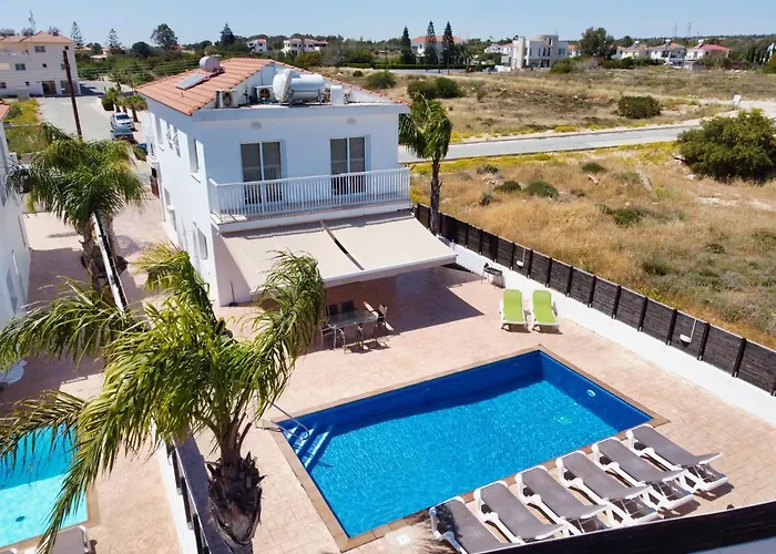 Nissi Villa Ourania